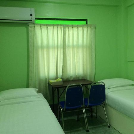 Nay Chi Lin Hotel Pathein Exterior photo