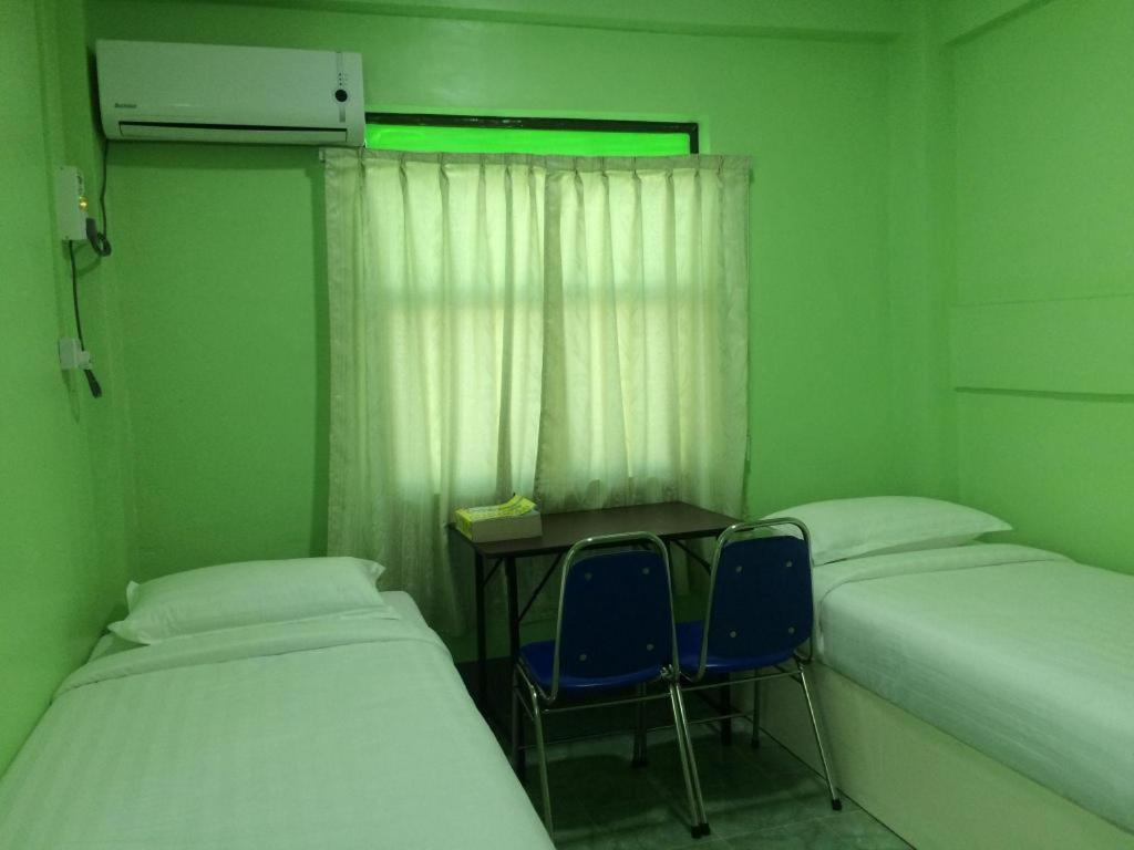 Nay Chi Lin Hotel Pathein Exterior photo