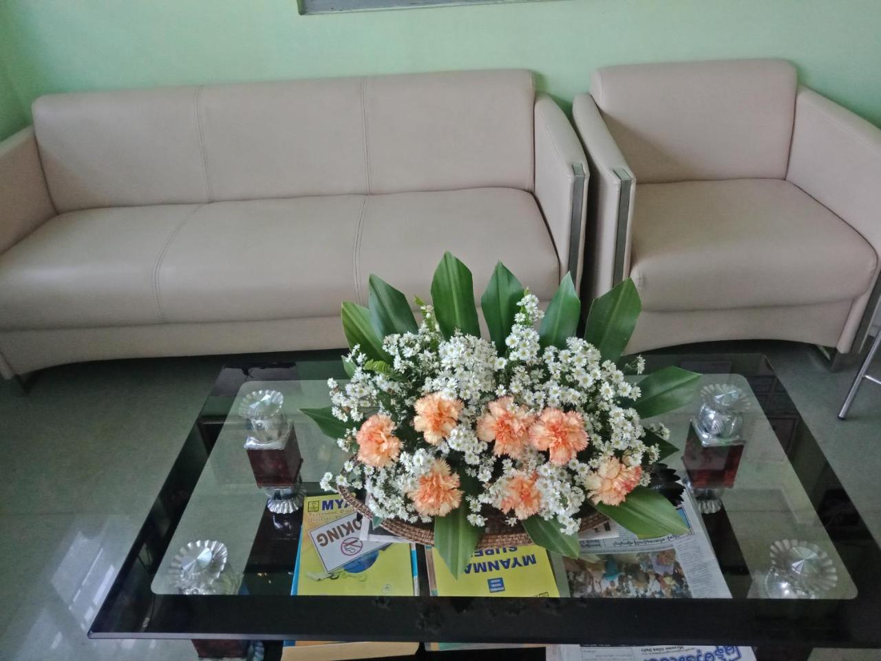 Nay Chi Lin Hotel Pathein Exterior photo