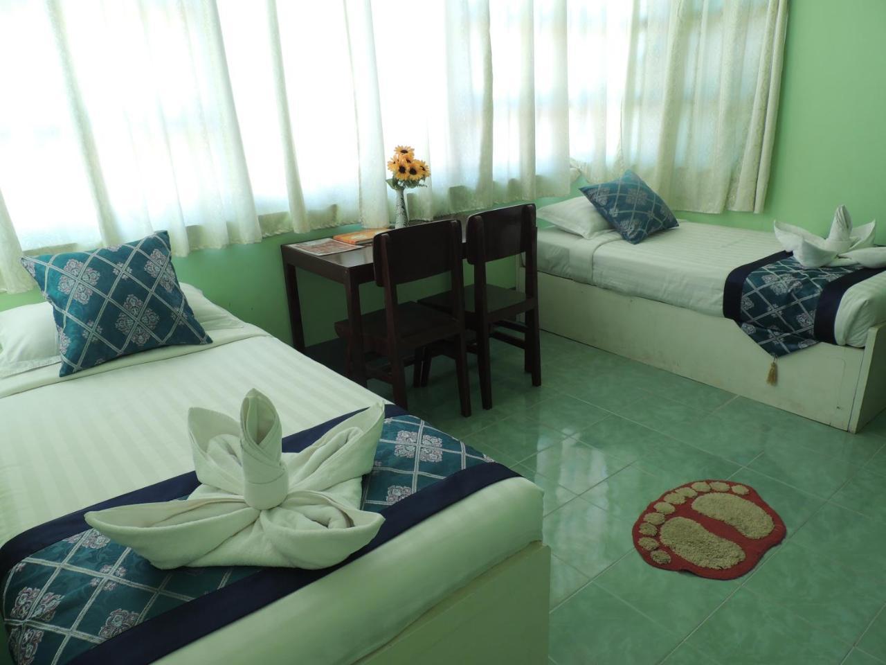Nay Chi Lin Hotel Pathein Exterior photo