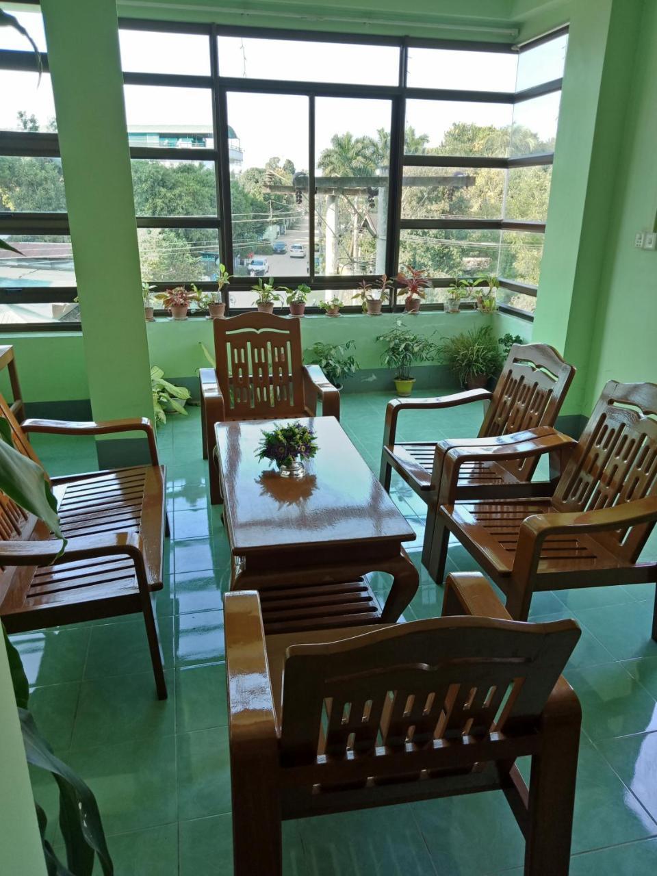Nay Chi Lin Hotel Pathein Exterior photo