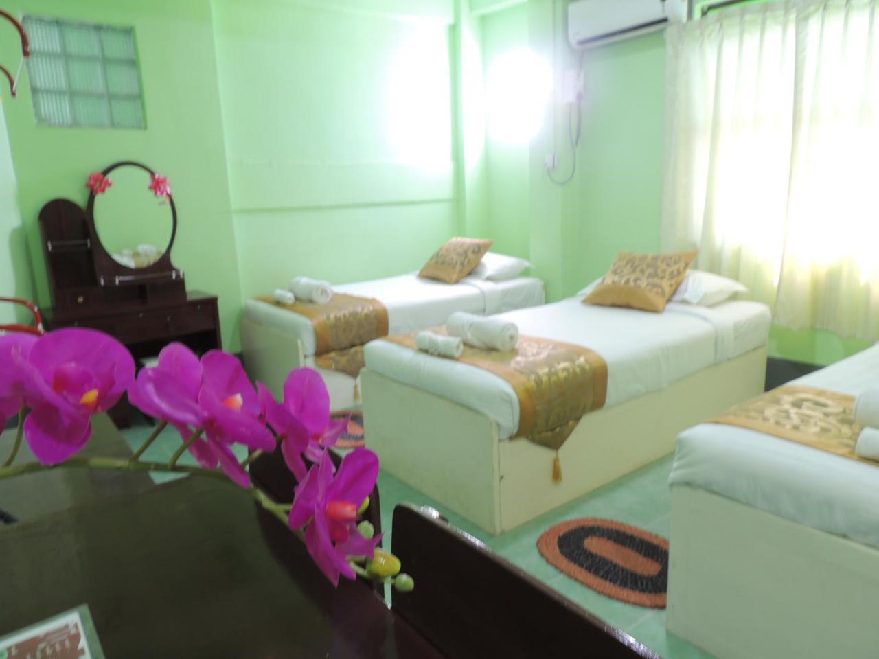 Nay Chi Lin Hotel Pathein Exterior photo